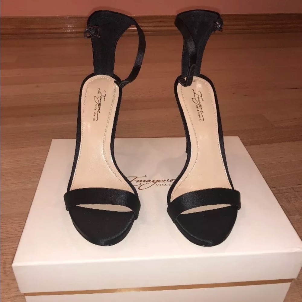BNIB Vince Camuto black satin heels size 8.5